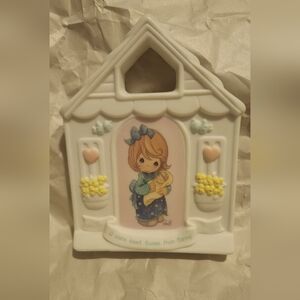 Charming Ceramic Wall Decor with Heartwarming Design
